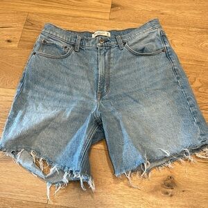 Abercrombie & Fitch The 7” Dad Short High Rise